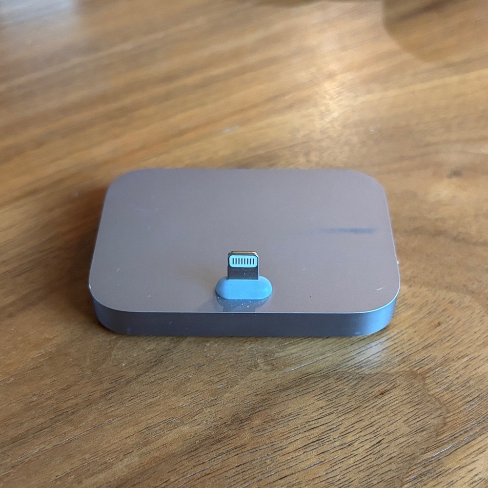 Apple Silver Charging Dock